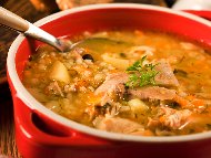 Крупник - полска пилешка супа с ечемик и картофи